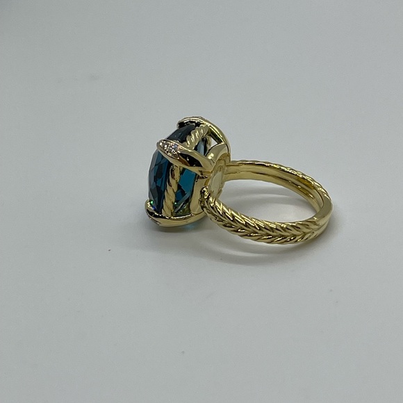 David Yurman Chatelaine Ring 18K Yellow Gold,Hampton Blue Topaz & Diamonds, 14mm - Picture 3 of 9
